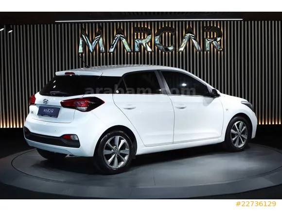 Hyundai i20 1.4 MPI Style Image 2